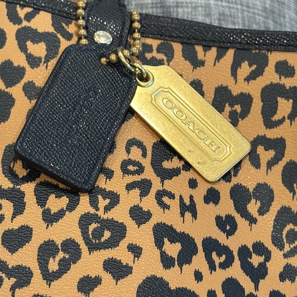 Coach Bag Reversible Leopard City Tote Bag - Picture 10 of 17